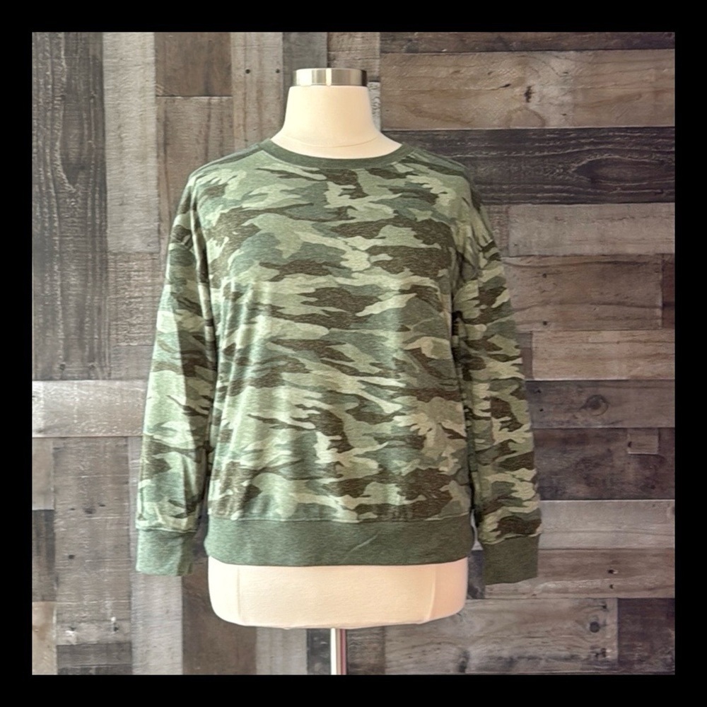 Anthropologie Splendid camo sweatshirt size 14 boho green military dark romantic